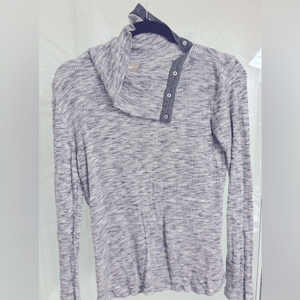 ANTHROPOLOGIE / DOLAN • Women's Snap Turtleneck Top • Size M